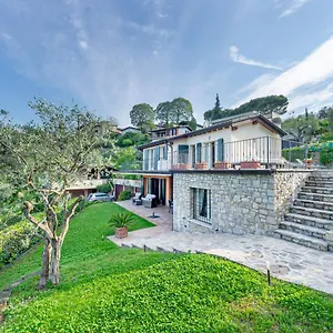 https://villa-pratello.it-lombardy.com